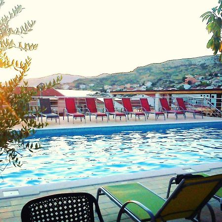 Bed and Breakfast Kuca Pecine Metajna Zewnętrze zdjęcie