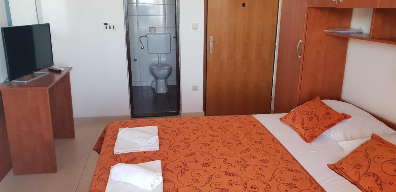 Bed and Breakfast Kuca Pecine Metajna Zewnętrze zdjęcie