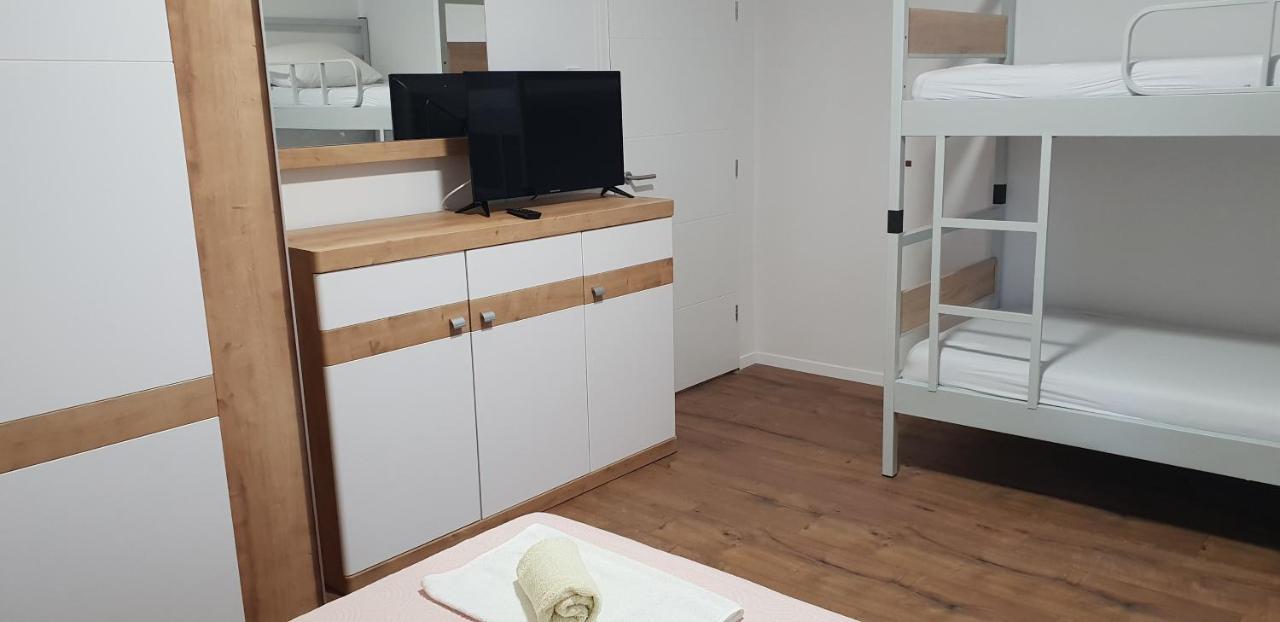 Bed and Breakfast Kuca Pecine Metajna Zewnętrze zdjęcie