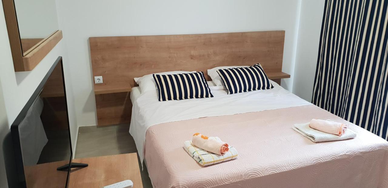 Bed and Breakfast Kuca Pecine Metajna Zewnętrze zdjęcie