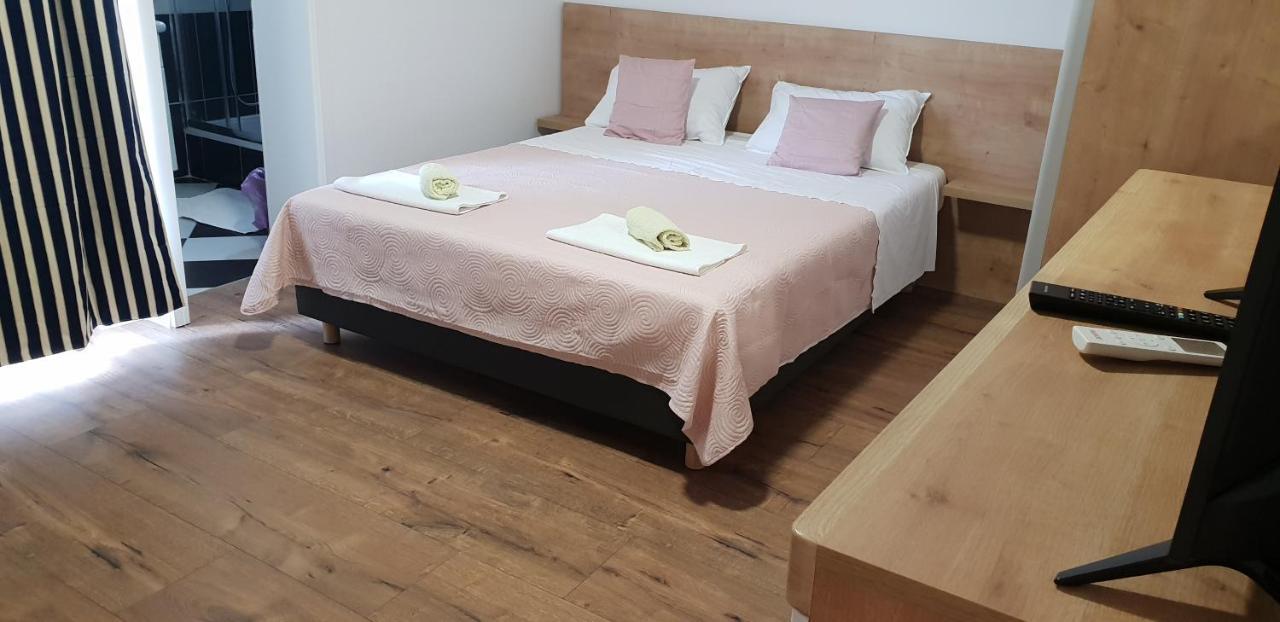 Bed and Breakfast Kuca Pecine Metajna Zewnętrze zdjęcie